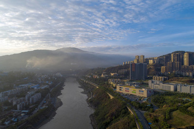 航拍鋼城四川省攀枝花市的城市風(fēng)